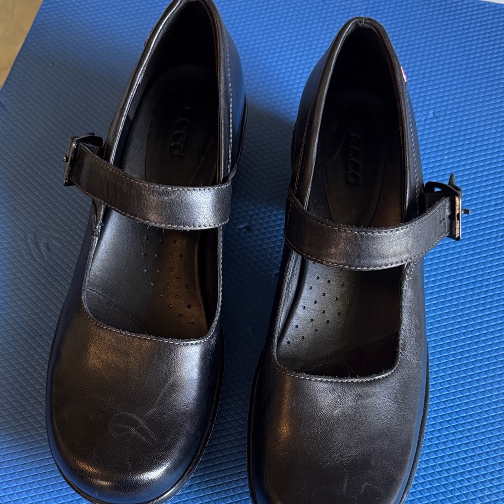Ecco Black Mary Jane Shoes with Buckle size 9 / 39